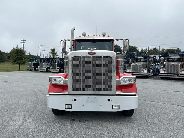 2022 Peterbilt 389 Tandem Axle Day Cab